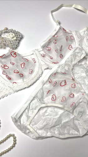 سوتین فنری طرح قلبی